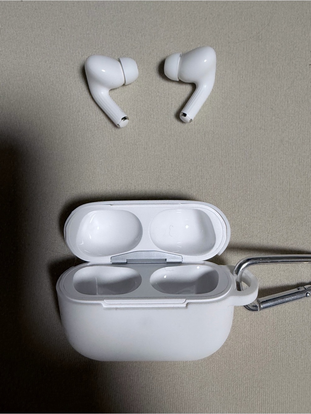 Apple White True Wireless Earbuds with Charging Case